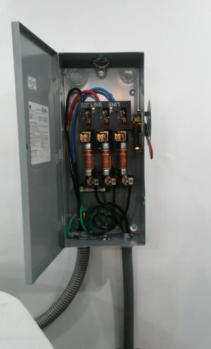 Three-phase disconnect switch installed for Smoke Detector Installation in Forest